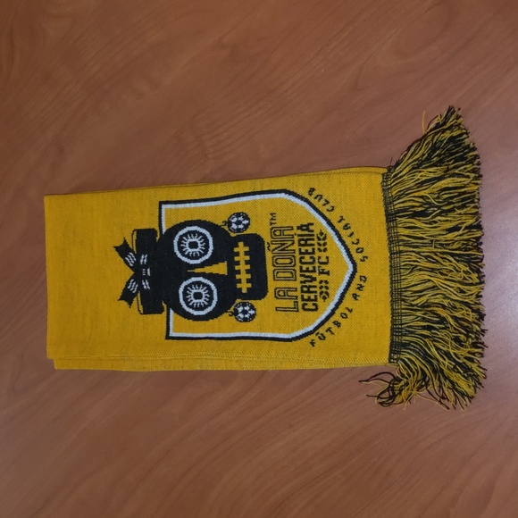 La Doña Cervecería FC Fūtbol & Social Club Scarf w/ Fringes - Picture 1 of 6